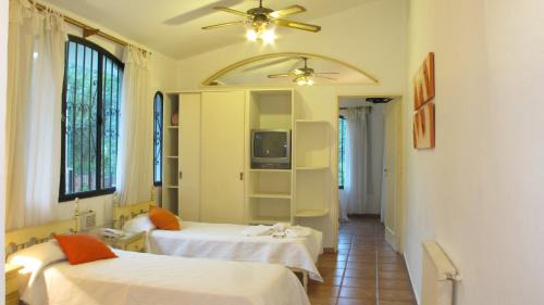 Two Connecting Double Rooms