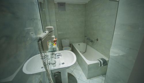 Twin Room with Bath