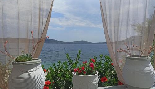 Studio Apartment with Sea View