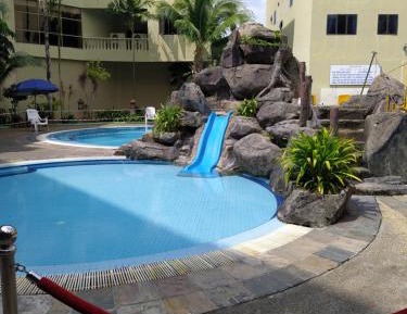 Apartment with Pool View 