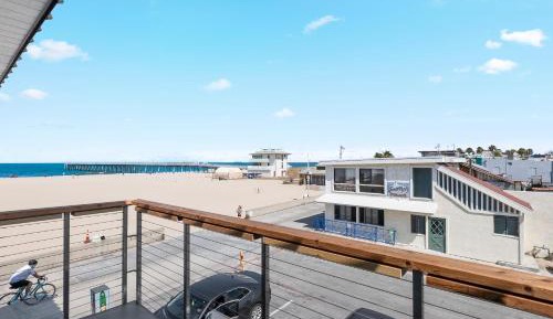 Quadruple Room with Balcony Side/Partial Ocean View