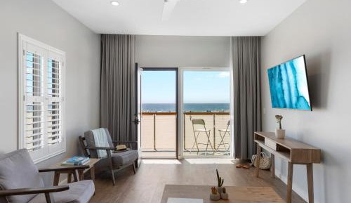 Deluxe King Suite