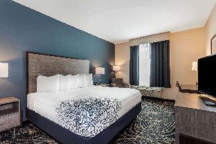 Standard Room with Two Queen Beds