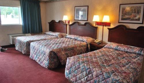 Deluxe Room with Three Double Beds