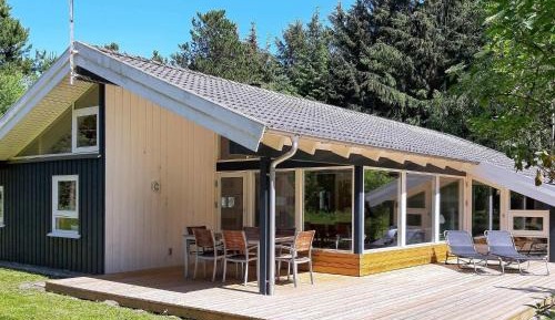 Three-Bedroom Holiday Home 