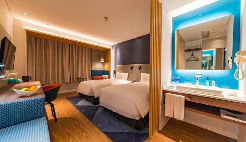Standard Twin Room - High Floor