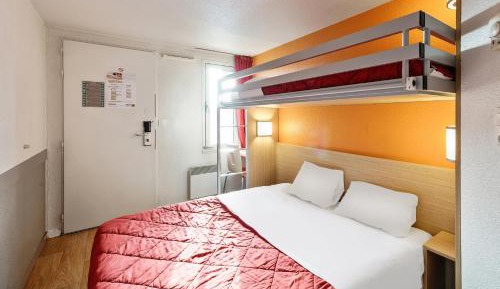 Triple Room (1 Double Bed + 1 Single Bed)
