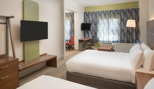 One-Bedroom Suite with Sofa Bed - Kids Area
