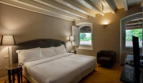 Suite - Split Level (4 Adults) 