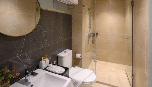 Standard Queen Room