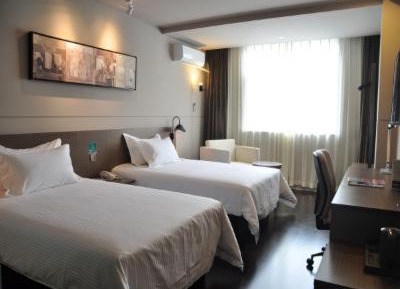 Business Twin Room A