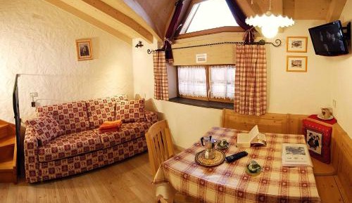 One-Bedroom Apartment (3 Adults)