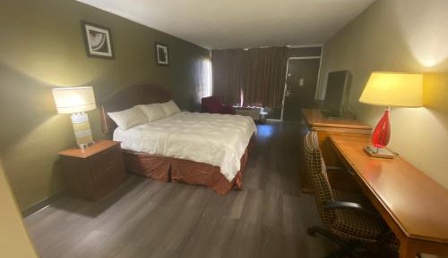 King Room - Non-Smoking