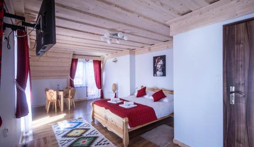 Quadruple Room with Mountain View