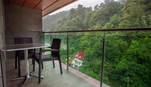 Apartment with Mountain View
