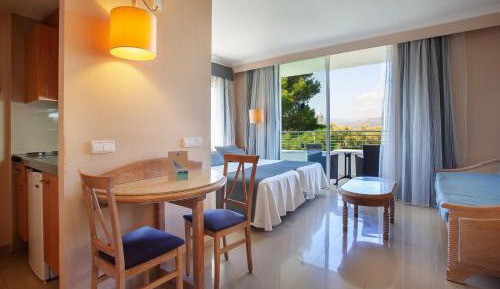 Studio (2 Adults)