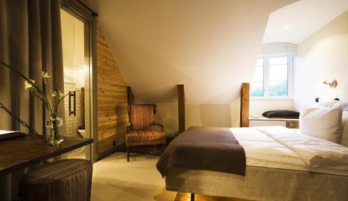 Standard Queen Room