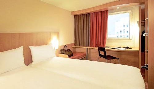 Standard Room with 2 Single Beds