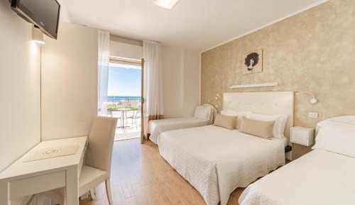Double Room with Balcony and Sea View