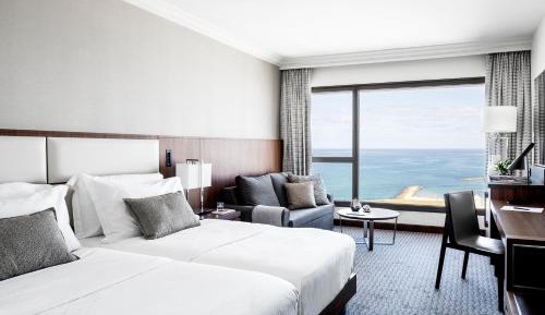Premium Twin Room with Club Lounge Access