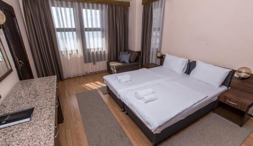 Double or Twin Room with Lake View