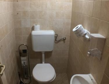 Apartment with Shower