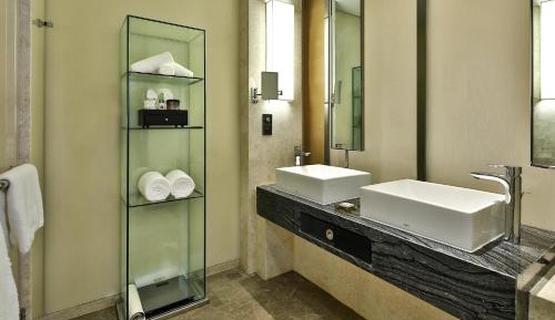 Standard Twin Room with River View