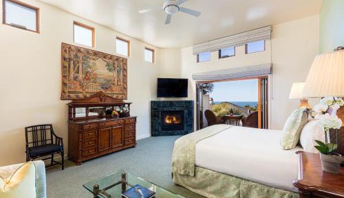 Deluxe King Suite