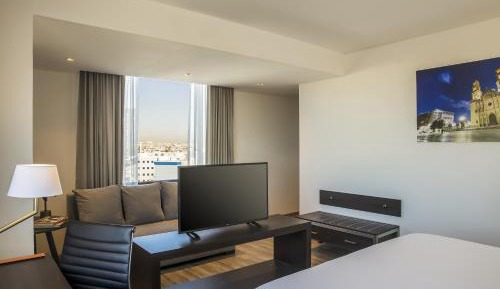 Junior Suite 1 King