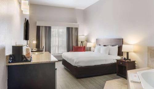 Standard King Room with Whirlpool - Non Smoking