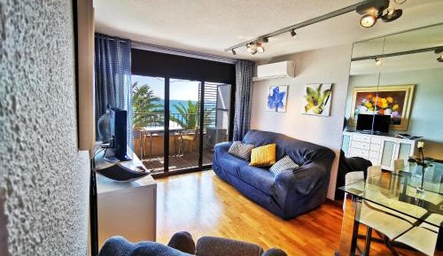 Classic Apartment with Sea View