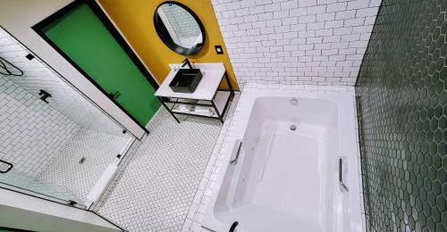Suite with Hot Tub