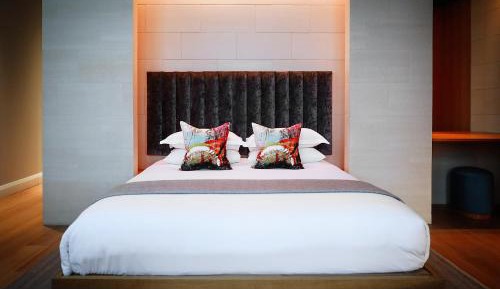 Signature Suite