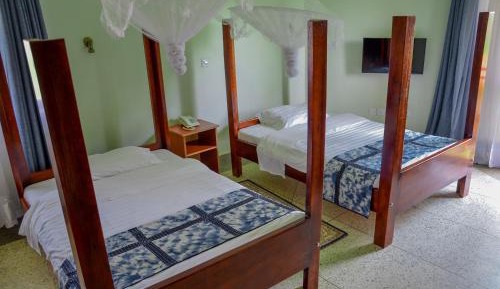 Deluxe Family Suite