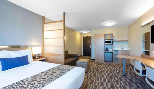 Queen Studio Suite - Mobility Access/Non-Smoking