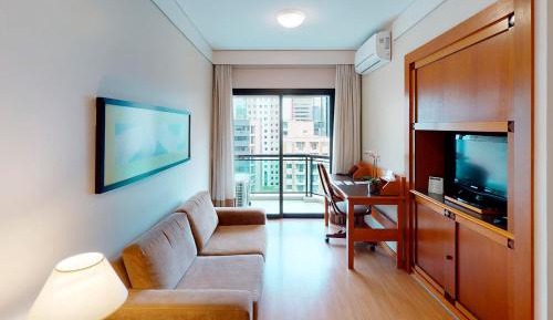 Deluxe Queen Suite