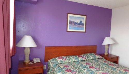 King Room - Non-Smoking