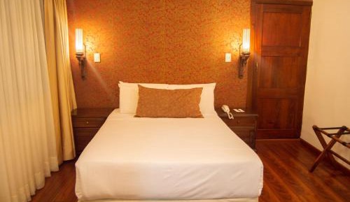 Queen Room