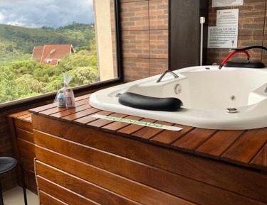 Queen Room with Spa Bath