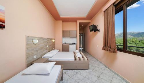 Studio (3 Adults)