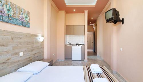 Studio (2 Adults)