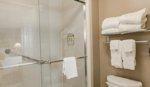 One-Bedroom Suite with Two Queen Beds