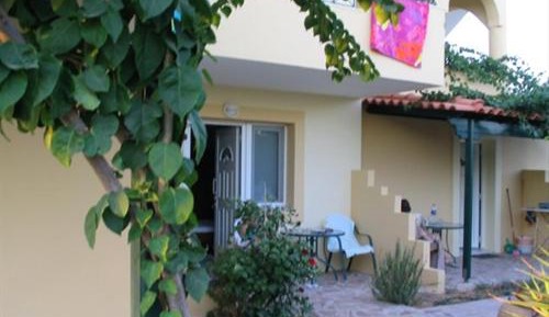 Studio with Garden View - Ground Floor
