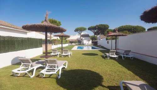 Three-Bedroom Villa (6 Adults)