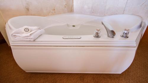 City view Jetted Tub - Non Smoking