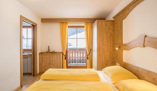 Superior One-Bedroom Apartment with Balcony