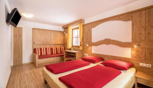 Superior One-Bedroom Apartment