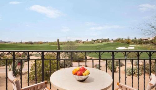 Privado One-Bedroom Queen Suite with Patio or Balcony and Fireplace