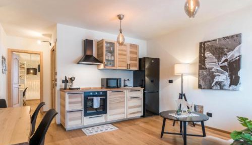 Superior One-Bedroom Apartment with Balcony