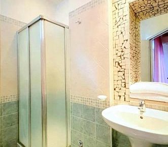 Single Room with Private External Bathroom